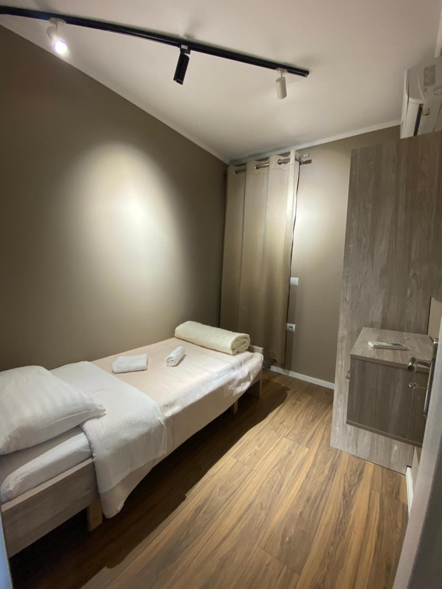 Novs Apartment3 Gjirokaster Ngoại thất bức ảnh