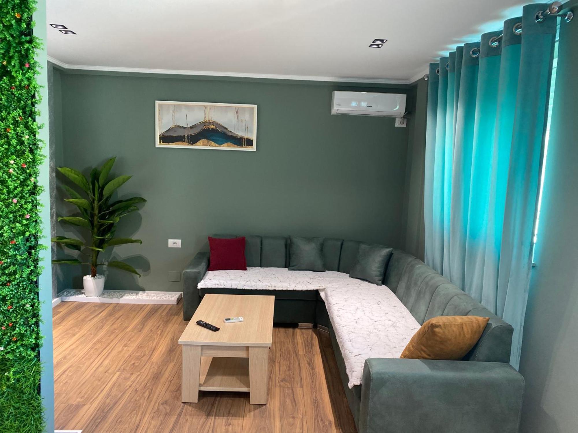 Novs Apartment3 Gjirokaster Ngoại thất bức ảnh